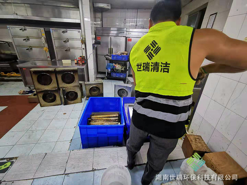 廚房抽排系統(tǒng)清洗 (7)