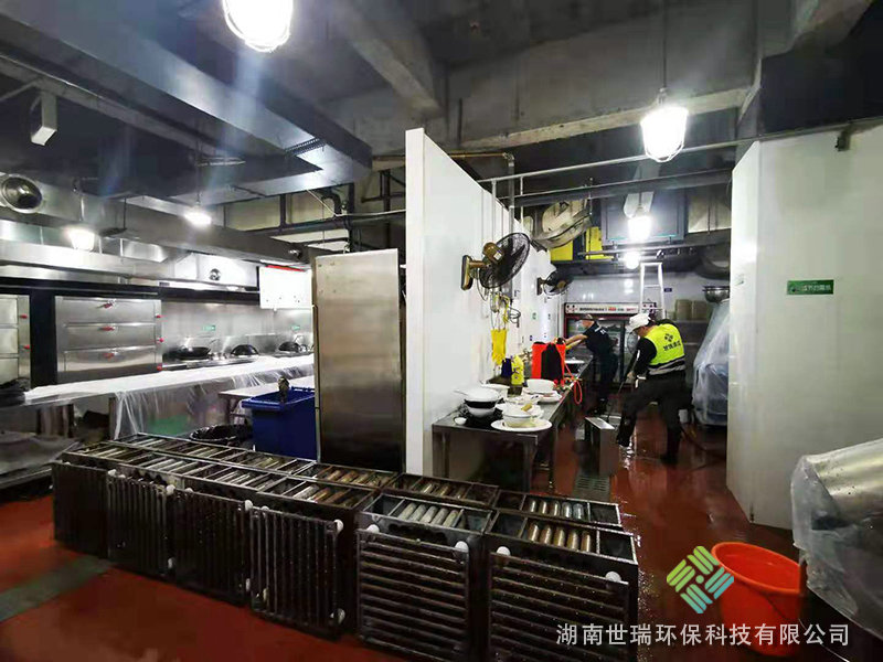 廚房抽排系統(tǒng)清洗 (9)