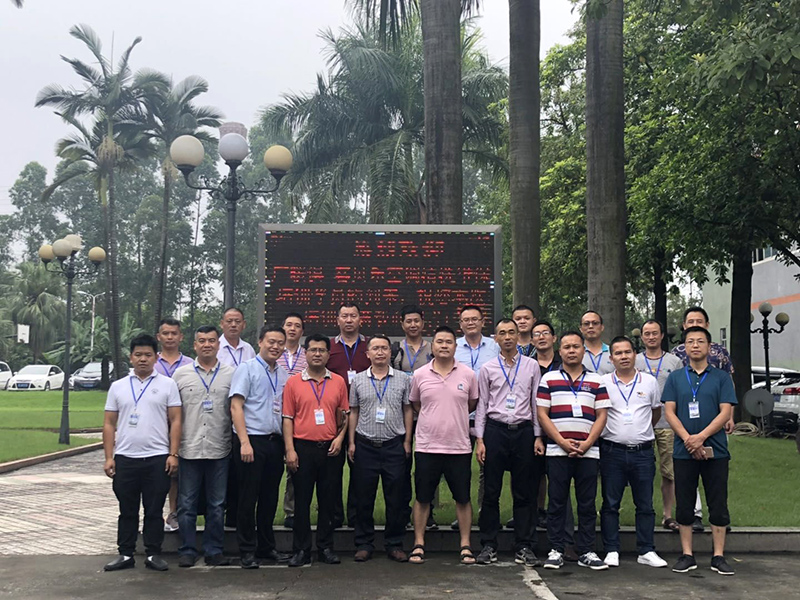 湖南世瑞環(huán)?？萍加邢薰?株洲治理餐飲油煙污染,廚房清理