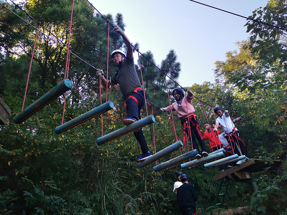 湖南世瑞環(huán)?？萍加邢薰?株洲治理餐飲油煙污染,廚房清理